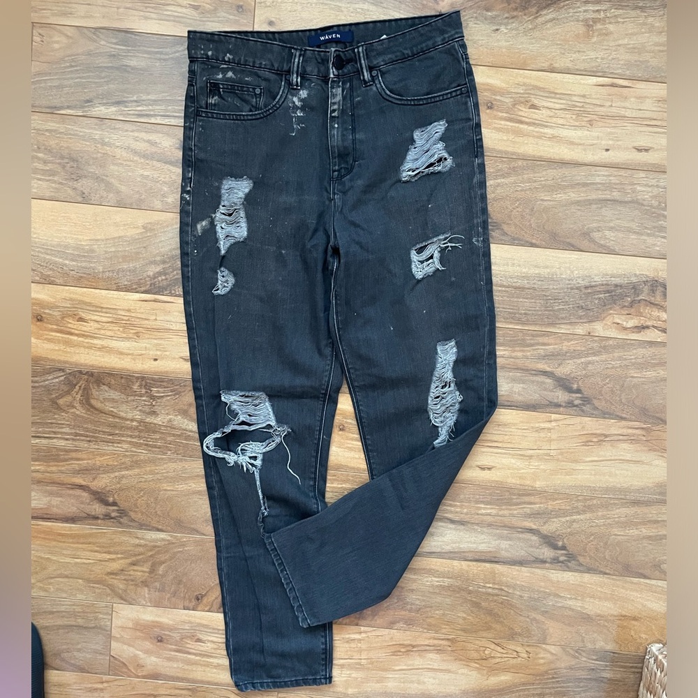 WAVEN ELSA DISTRESSED MOM JEANS - BLACK